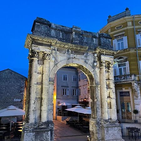 Dejan Apartment Pula Bagian luar foto
