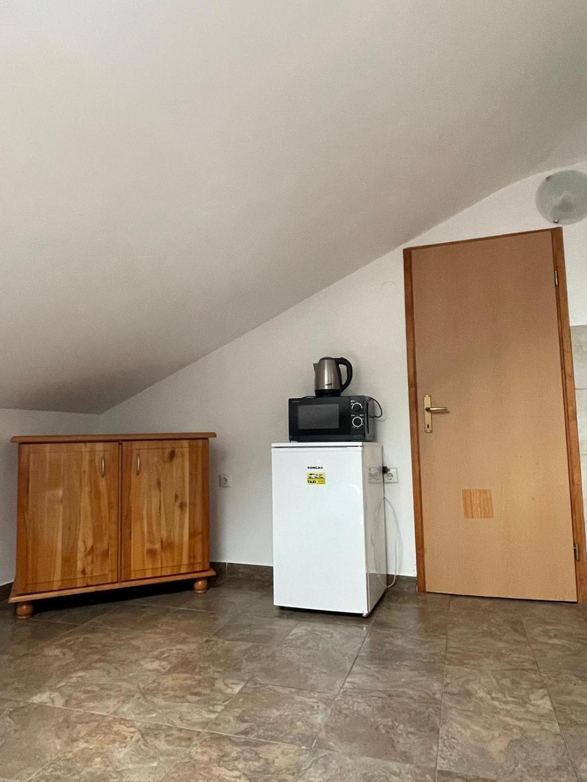 Dejan Apartment Pula Bagian luar foto