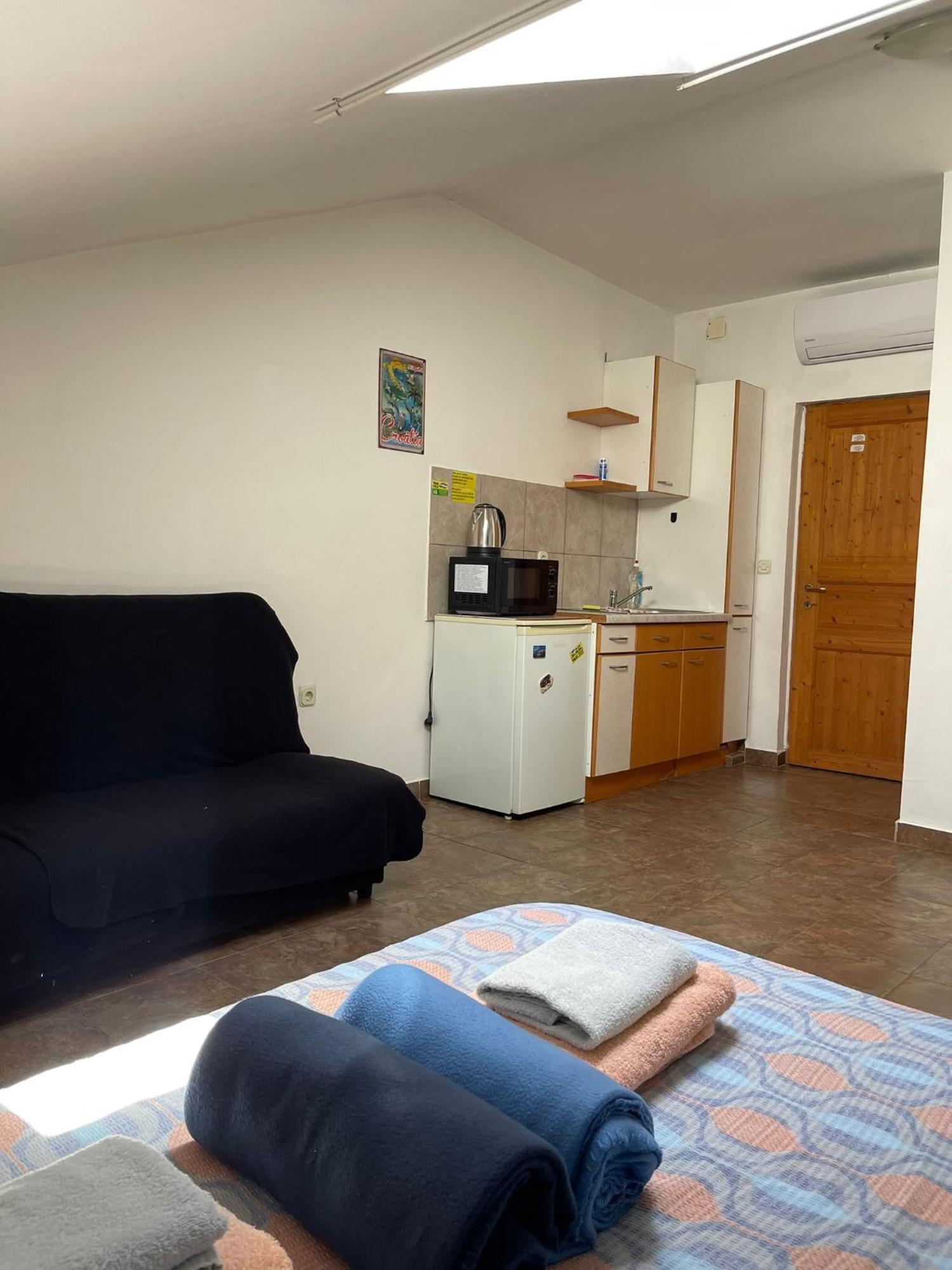 Dejan Apartment Pula Bagian luar foto