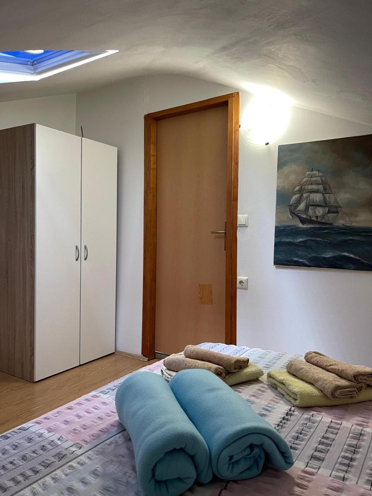Dejan Apartment Pula Bagian luar foto