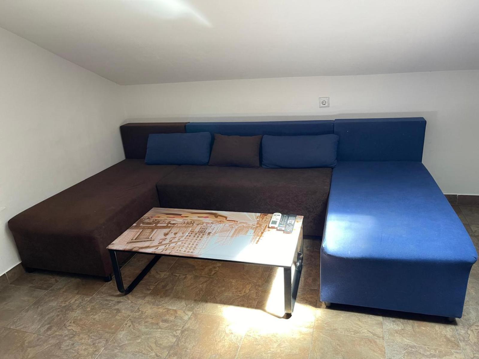Dejan Apartment Pula Bagian luar foto