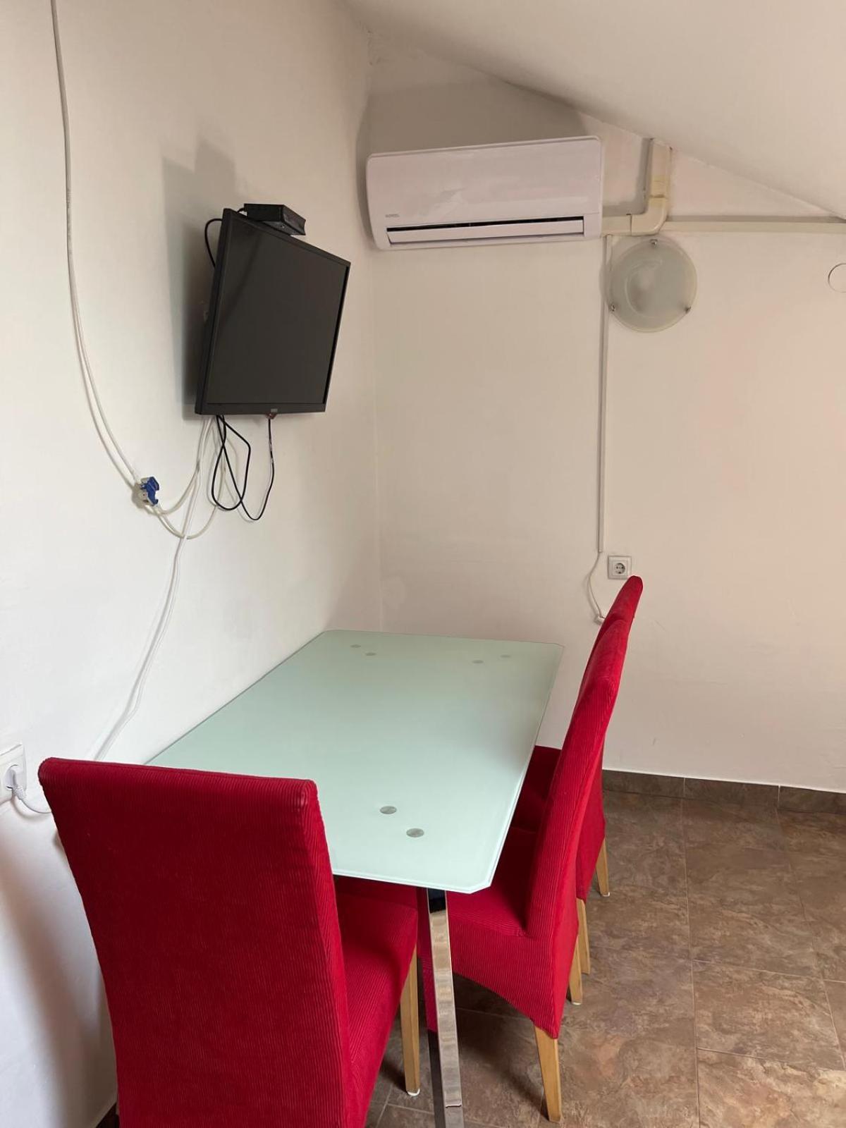 Dejan Apartment Pula Bagian luar foto