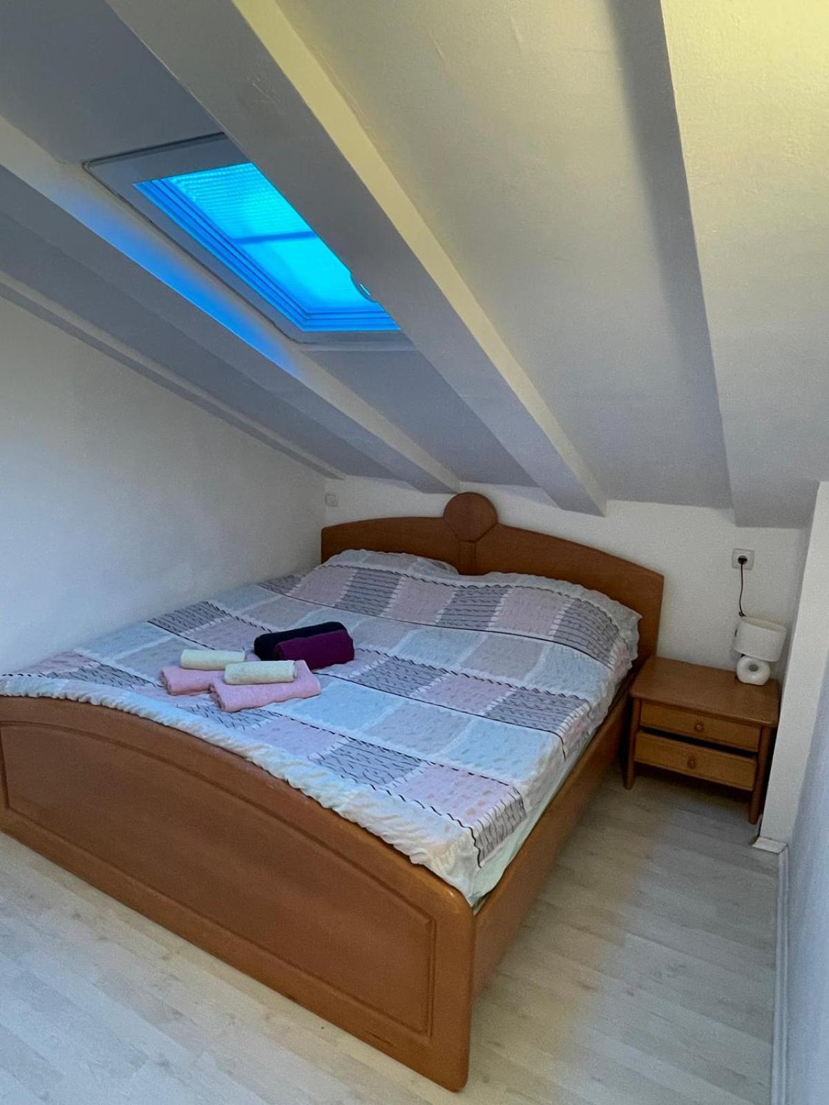 Dejan Apartment Pula Bagian luar foto