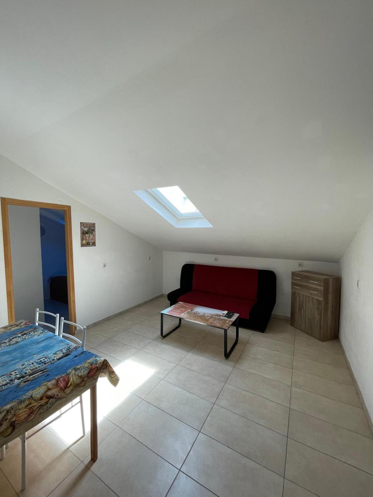 Dejan Apartment Pula Bagian luar foto