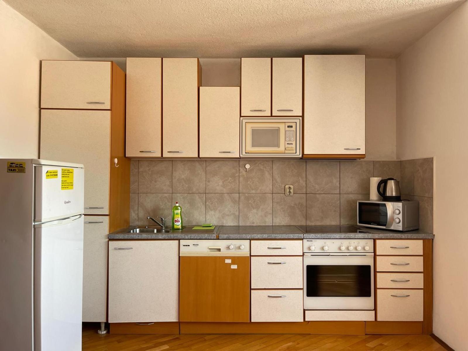 Dejan Apartment Pula Bagian luar foto
