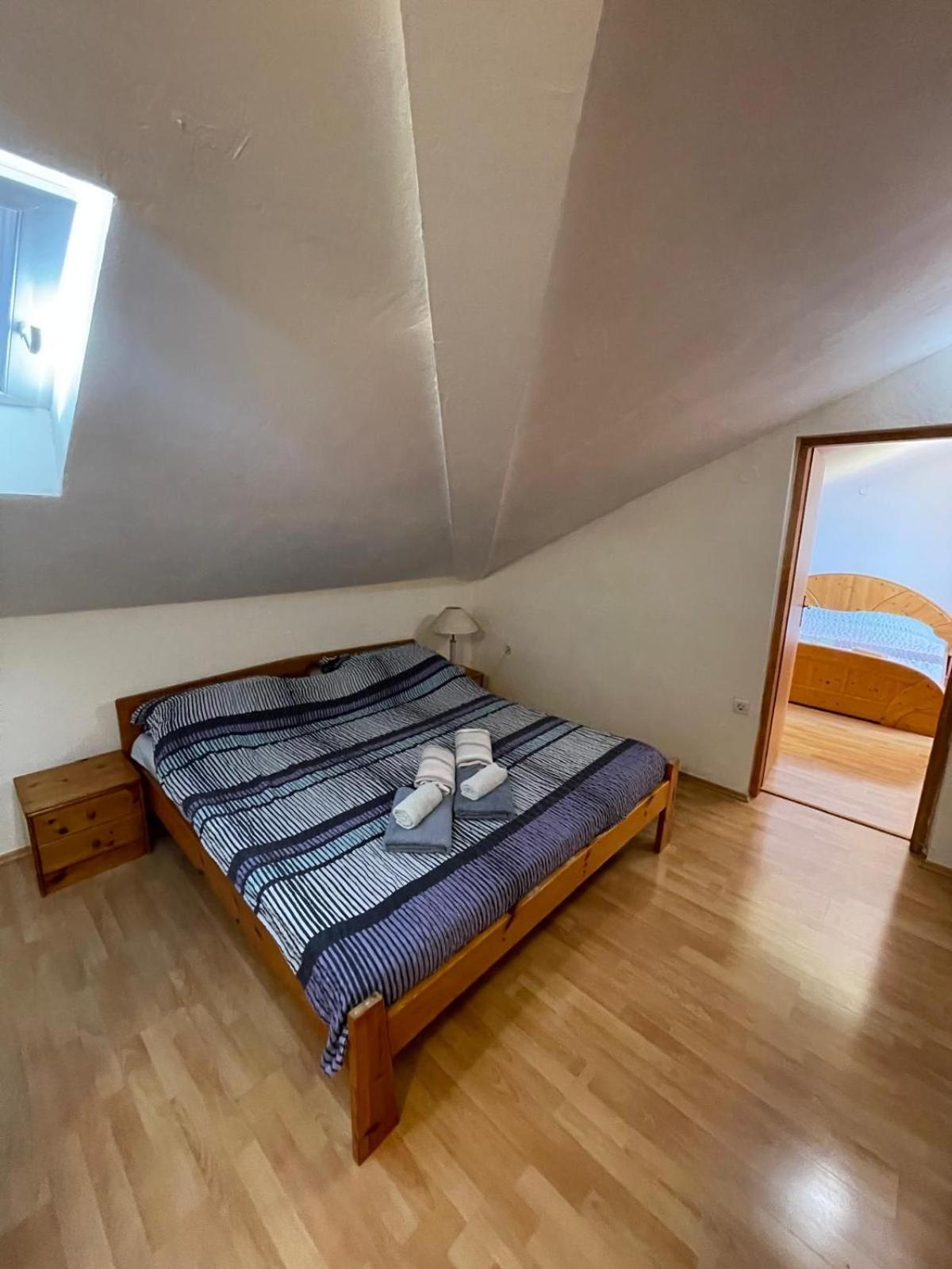 Dejan Apartment Pula Bagian luar foto