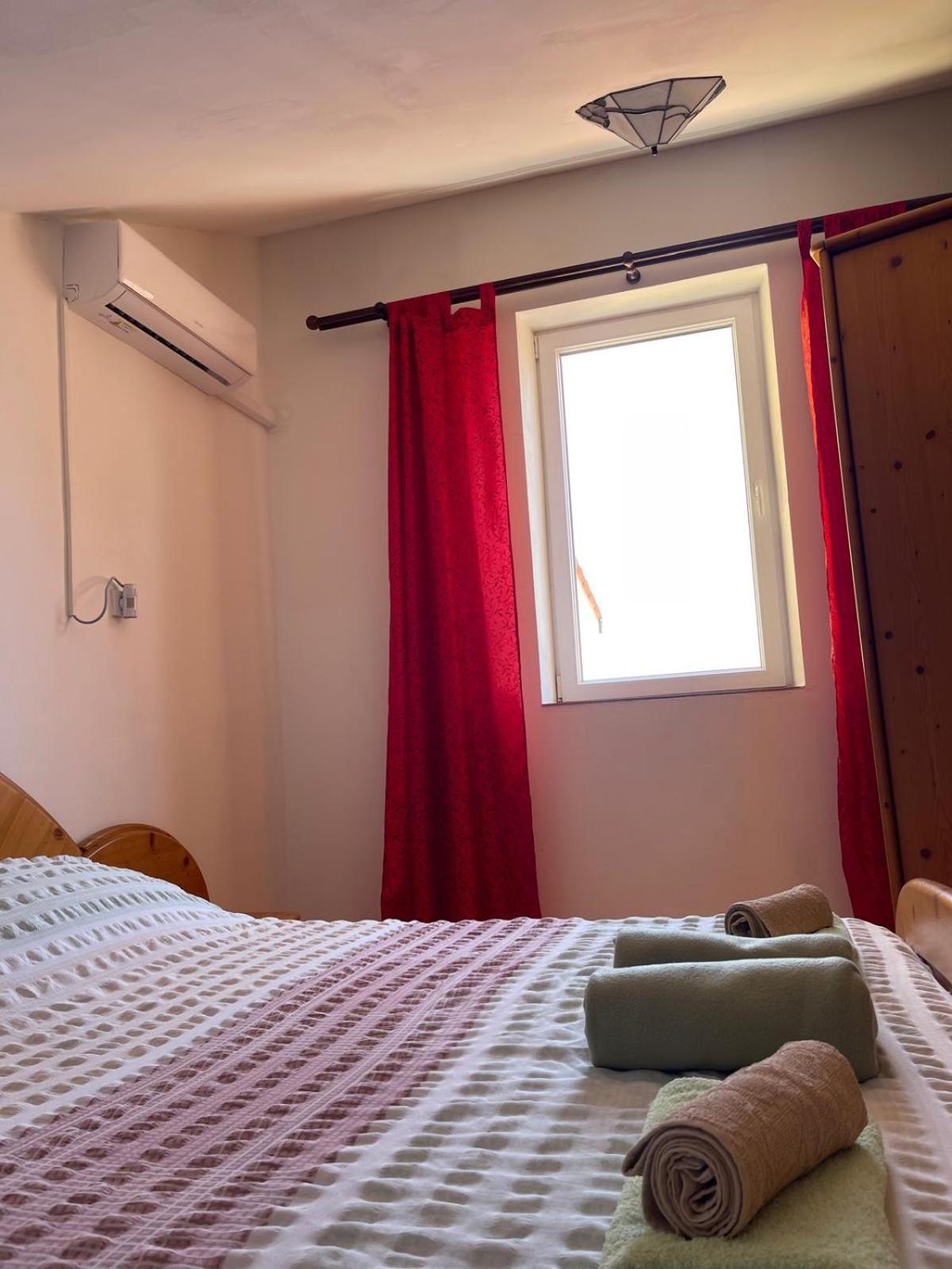 Dejan Apartment Pula Bagian luar foto