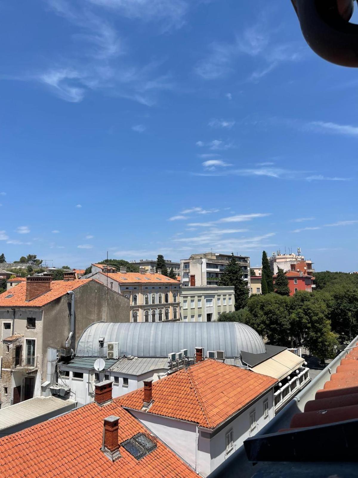 Dejan Apartment Pula Bagian luar foto