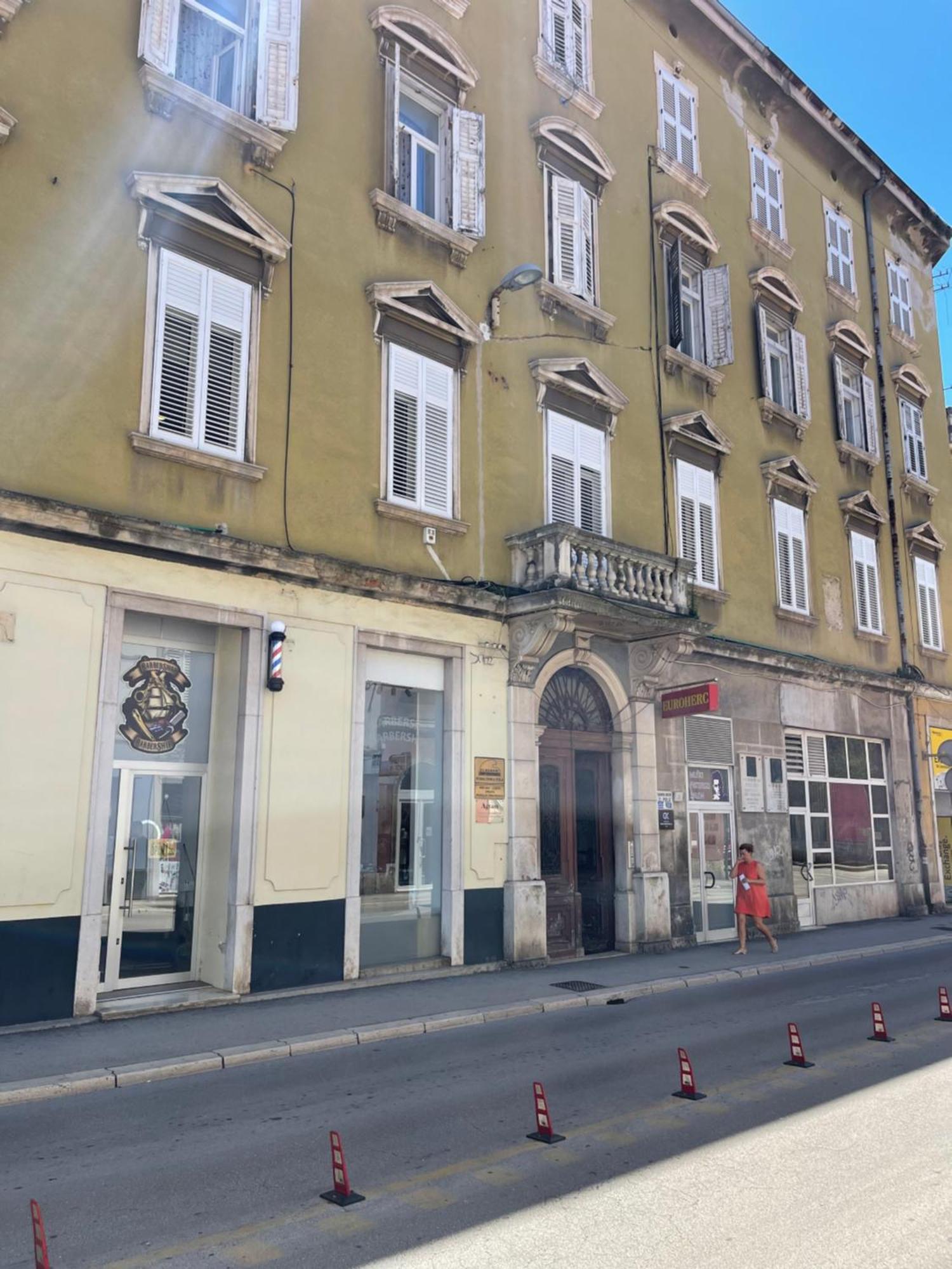 Dejan Apartment Pula Bagian luar foto