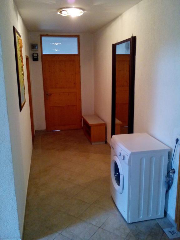Dejan Apartment Pula Bagian luar foto